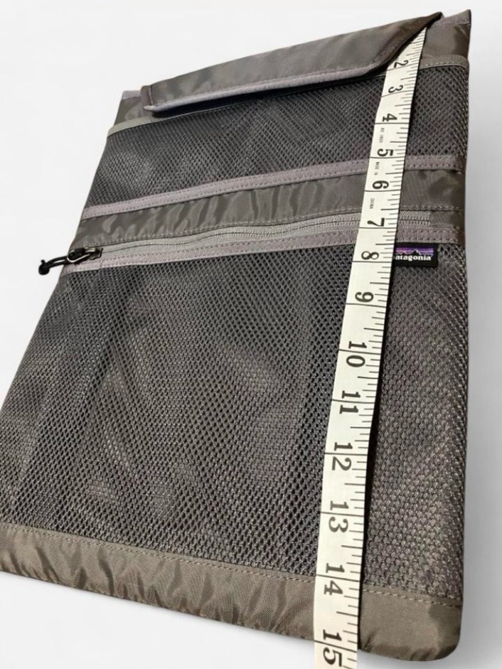 Patagonia Refugio Padded Laptop Sleeve 15” Gray Mesh Tech Travel Organizer Pouch - Picture 6 of 7